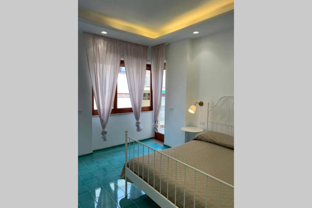 Super Attico Vista Mare Con Piscina Διαμέρισμα Σορέντο Εξωτερικό φωτογραφία
