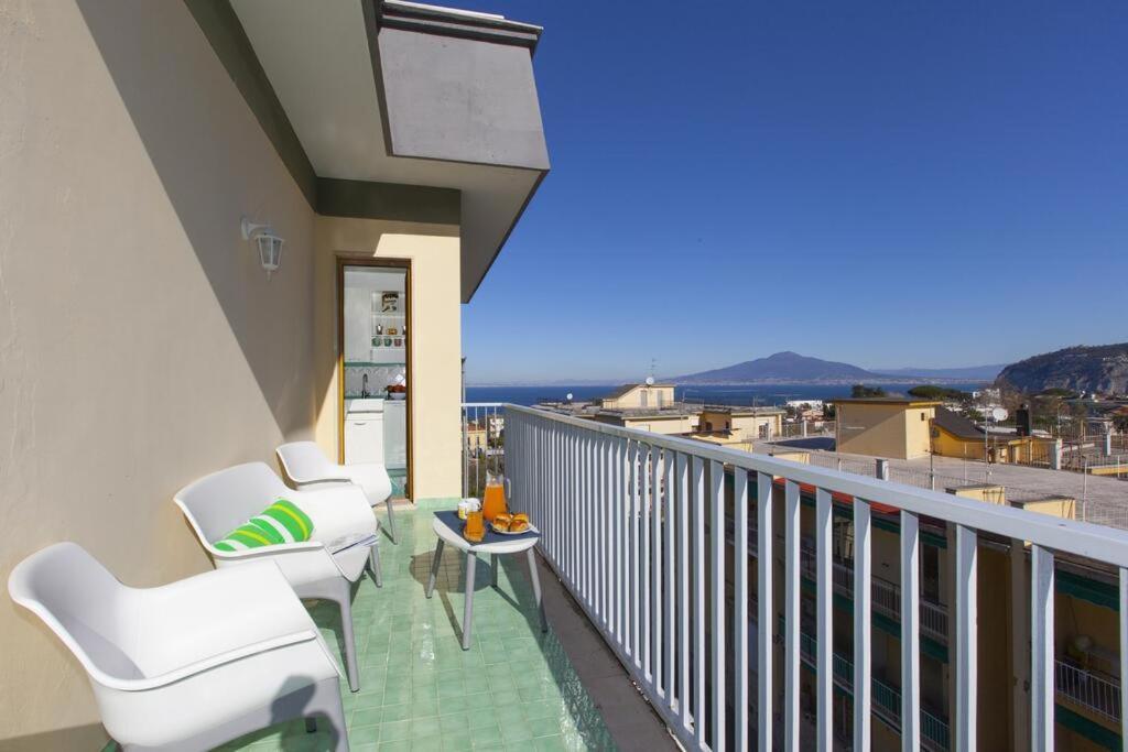 Super Attico Vista Mare Con Piscina Διαμέρισμα Σορέντο Εξωτερικό φωτογραφία