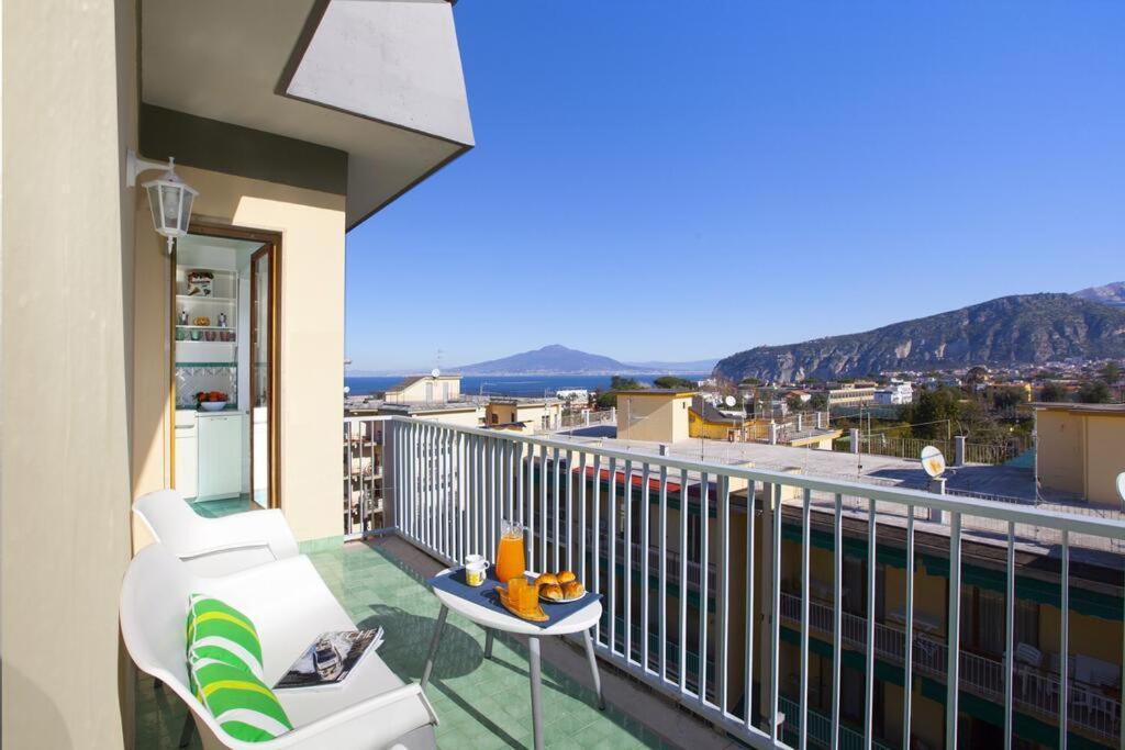 Super Attico Vista Mare Con Piscina Διαμέρισμα Σορέντο Εξωτερικό φωτογραφία