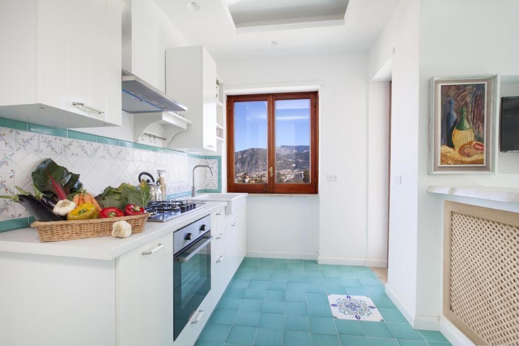 Super Attico Vista Mare Con Piscina Διαμέρισμα Σορέντο Εξωτερικό φωτογραφία