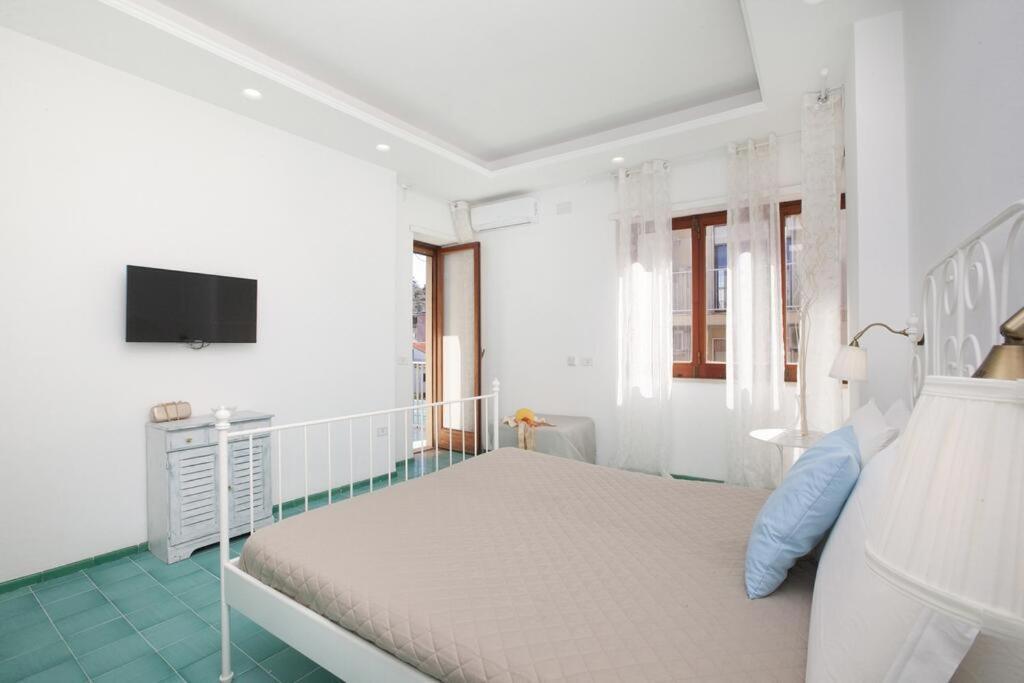 Super Attico Vista Mare Con Piscina Διαμέρισμα Σορέντο Εξωτερικό φωτογραφία