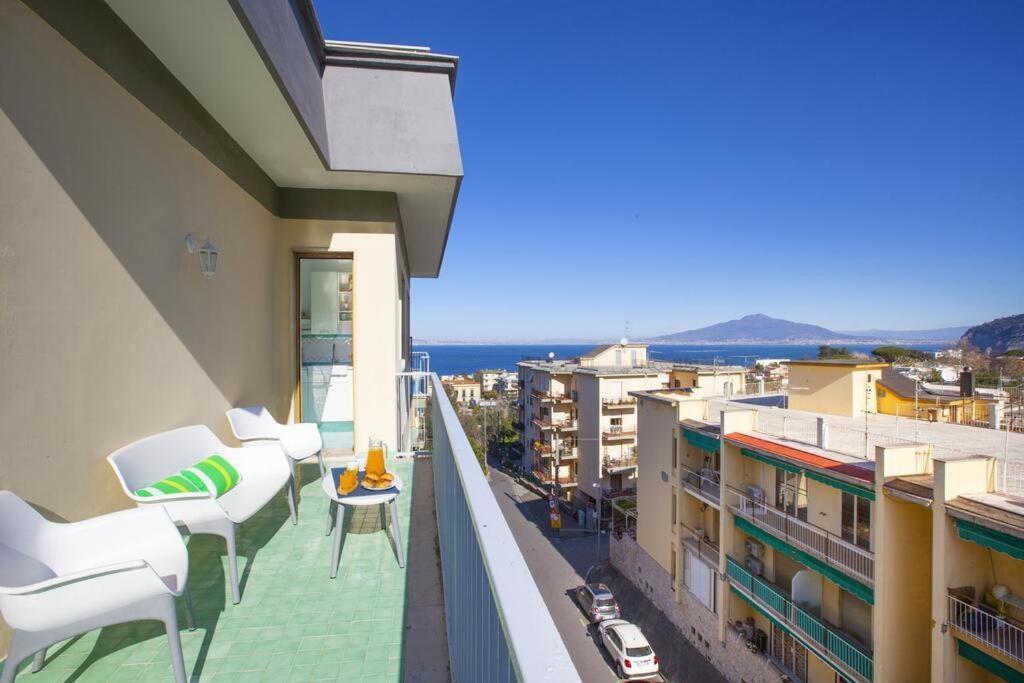 Super Attico Vista Mare Con Piscina Διαμέρισμα Σορέντο Εξωτερικό φωτογραφία