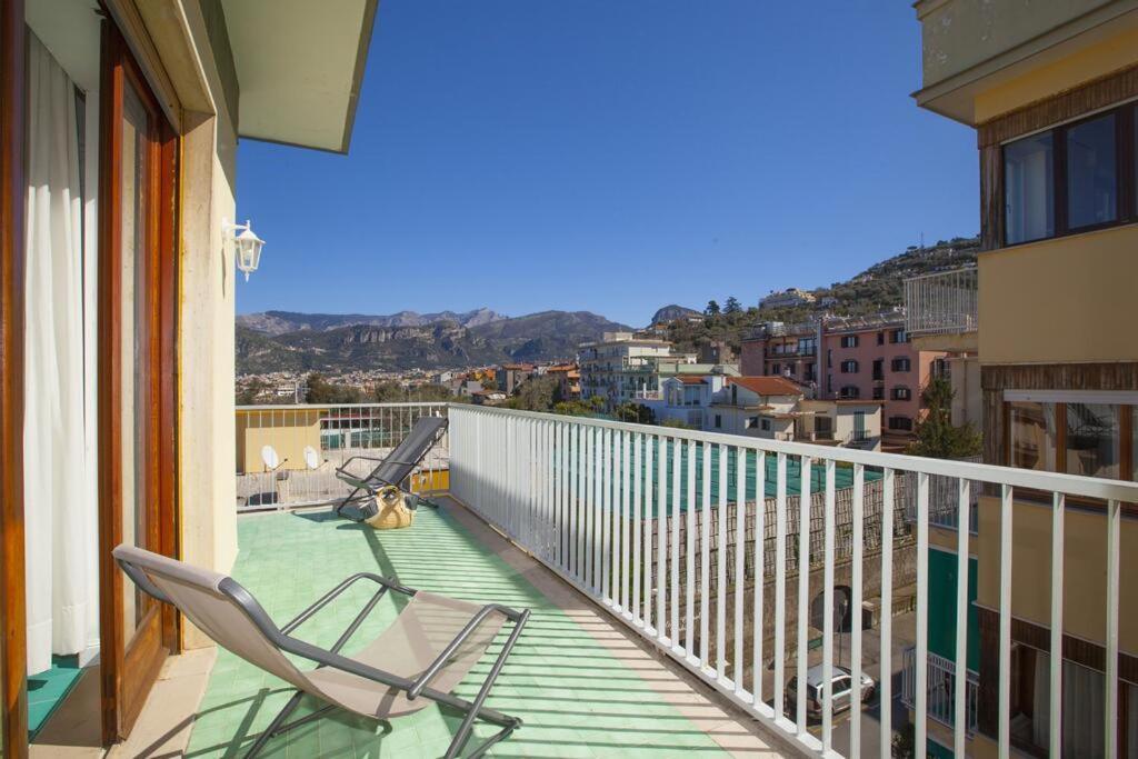 Super Attico Vista Mare Con Piscina Διαμέρισμα Σορέντο Εξωτερικό φωτογραφία