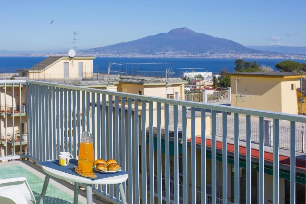Super Attico Vista Mare Con Piscina Διαμέρισμα Σορέντο Εξωτερικό φωτογραφία